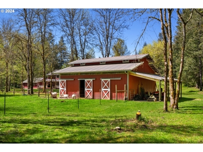 Country Home on Land For Sale in Battle Ground, WA! - image 37