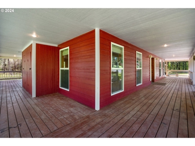 Country Home on Land For Sale in Battle Ground, WA! - image 28