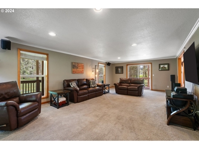 Country Home on Land For Sale in Battle Ground, WA! - image 17