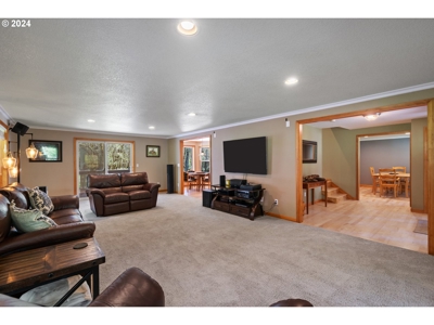 Country Home on Land For Sale in Battle Ground, WA! - image 16