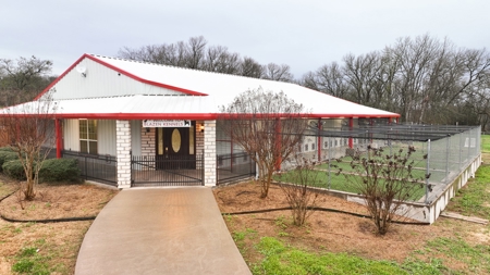 For Auction: Premier Commercial Kennel Facility - image 4