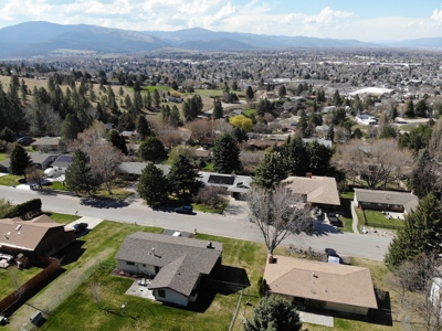 Country Home W/Fenced Yards & Gardens In Missoula Montana - image 5