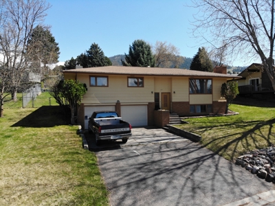Country Home W/Fenced Yards & Gardens In Missoula Montana - image 6