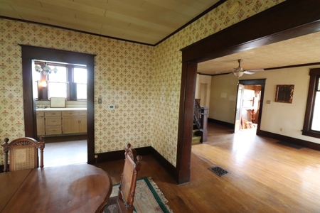 Historic Beauty Awaits at Auction in Delaware Ohio - image 14