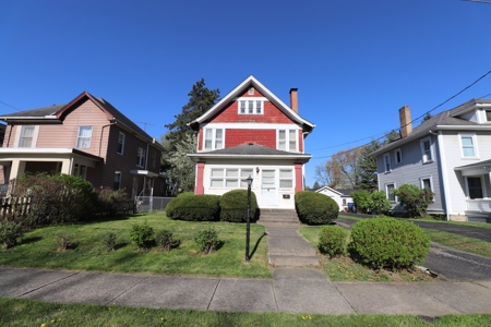 Historic Beauty Awaits at Auction in Delaware Ohio - image 2