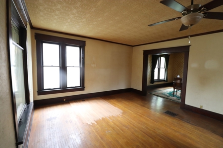 Historic Beauty Awaits at Auction in Delaware Ohio - image 9