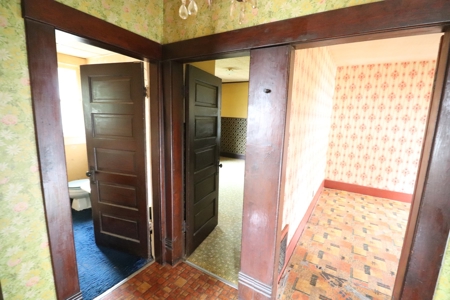Historic Beauty Awaits at Auction in Delaware Ohio - image 22