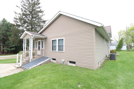 Auction Alert: Charming Cape Cod Home in Knox County, Ohio! - image 12