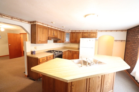 Auction Alert: Charming Cape Cod Home in Knox County, Ohio! - image 17