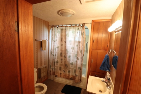 Auction Alert: Charming Cape Cod Home in Knox County, Ohio! - image 20
