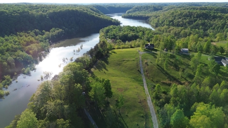 Lakeview Lot in Byrdstown, Tennessee - image 1