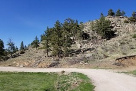 Beautiful Mountain Property - image 9