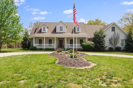 Beautiful Home & Wooded Land in Howell County, Missouri - image 1