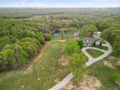 Beautiful Home & Wooded Land in Howell County, Missouri - image 32