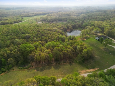 Beautiful Home & Wooded Land in Howell County, Missouri - image 39