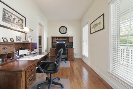 Beautiful Home & Wooded Land in Howell County, Missouri - image 10