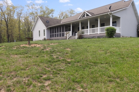 Beautiful Home & Wooded Land in Howell County, Missouri - image 30