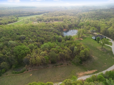 Beautiful Home & Wooded Land in Howell County, Missouri - image 37