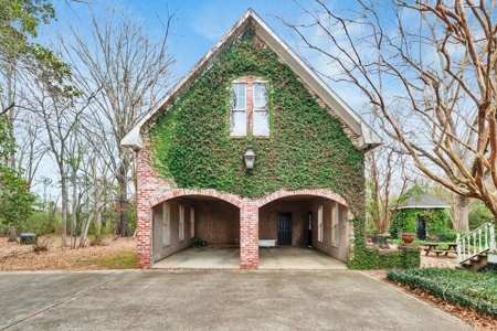 Beautiful Restored Historic Home for Sale in Wilkinson Co. - image 4