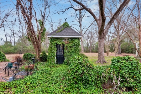 Beautiful Restored Historic Home for Sale in Wilkinson Co. - image 43
