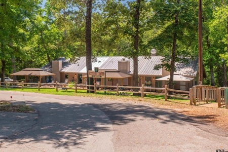 3/2/2 Holly Lake Ranch Home - East Texas - Wood County - image 35
