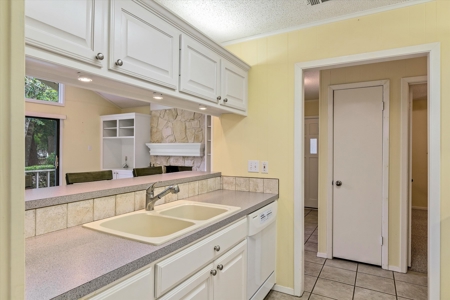 3/2/2 Holly Lake Ranch Home - East Texas - Wood County - image 15