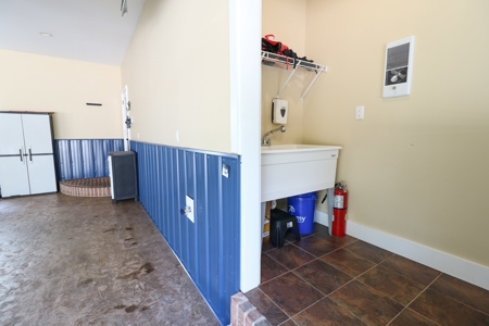 Country home for sale in Monticello KY near Lake Cumberland - image 45