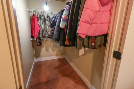 Country home for sale in Monticello KY near Lake Cumberland - image 37