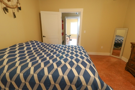 Country home for sale in Monticello KY near Lake Cumberland - image 38