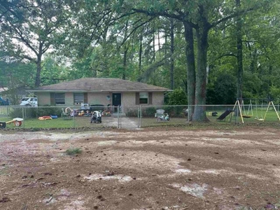 Commercial Building for Sale in Jena Louisiana - image 1