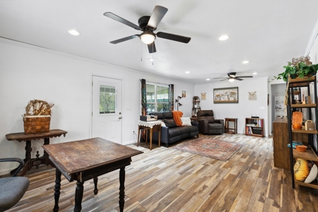 Spacious 3 Bedroom Home With Workshop In Old Town, Fl - image 4
