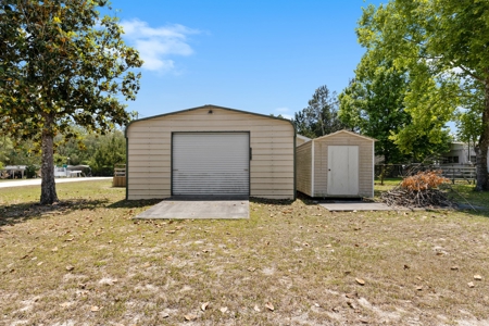 Spacious 3 Bedroom Home With Workshop In Old Town, Fl - image 22