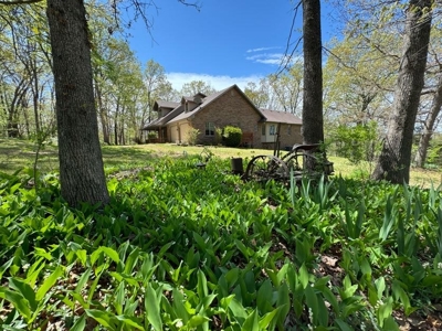 Beautiful Brick Home on 20 Acres Near the Gasconade River - image 2