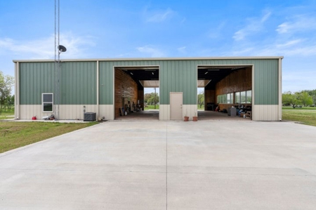 Quality Barndominium on 2.33 Acres, LIVE OAK COUNTY - image 1