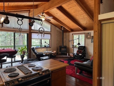 2 bed/2 bath 960 sq. ft Home in the Mountains - image 12