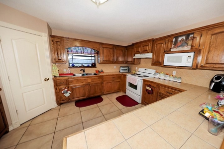 Beautiful Brick Home Built on half Acre Lot - image 11