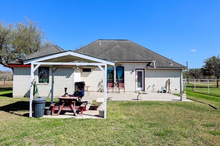 Beautiful Brick Home Built on half Acre Lot - image 6