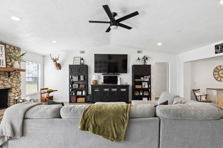 Discover this charming home in the heart of Williston, FL! - image 13