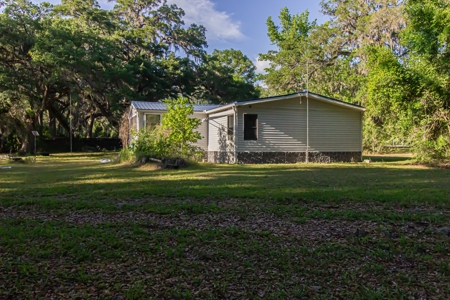 Charming 3 Bedroom Mobile Home For Sale In Dixie County, Fl - image 3