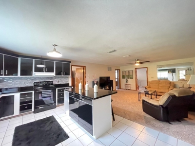 Home For Sale With Pool And Shop - Chiefland, Florida - image 5