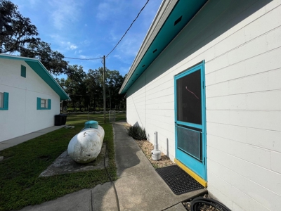 Home For Sale With Pool And Shop - Chiefland, Florida - image 35