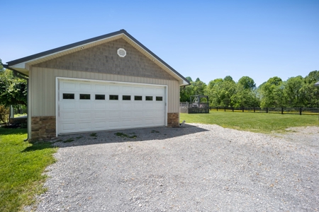 Custom 3 Bed 2 Bath Ranch  Home On 54 Acres - Dunnville, Ky - image 17
