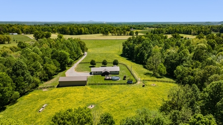 Custom 3 Bed 2 Bath Ranch  Home On 54 Acres - Dunnville, Ky - image 3
