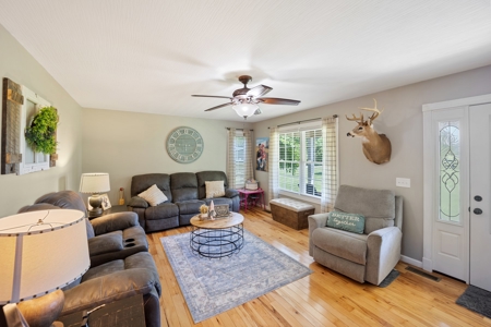 Custom 3 Bed 2 Bath Ranch  Home On 54 Acres - Dunnville, Ky - image 19