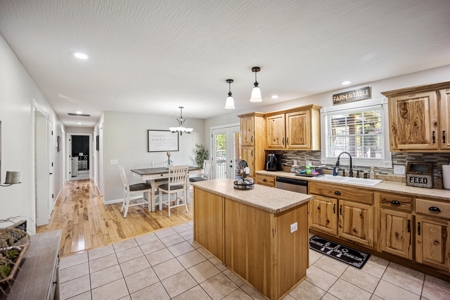 Custom 3 Bed 2 Bath Ranch  Home On 54 Acres - Dunnville, Ky - image 23