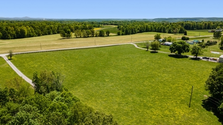 Custom 3 Bed 2 Bath Ranch  Home On 54 Acres - Dunnville, Ky - image 4