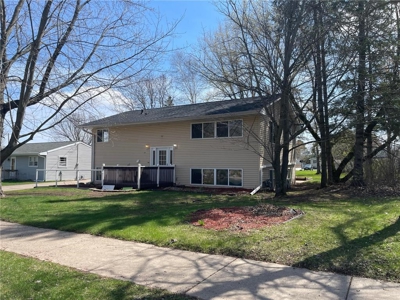 Reduced! 5 Bed Home w/ Large Backyard for Sale - Hinckley MN - image 42