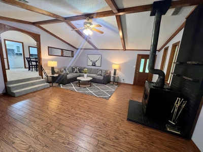 East Texas Country Home On ±48.17 Acres With Barn And Pool - image 28