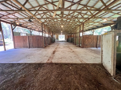 East Texas Country Home On ±48.17 Acres With Barn And Pool - image 16