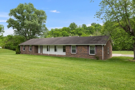 Unlock Potential in This Charming 1977 Fixer-Upper - image 1